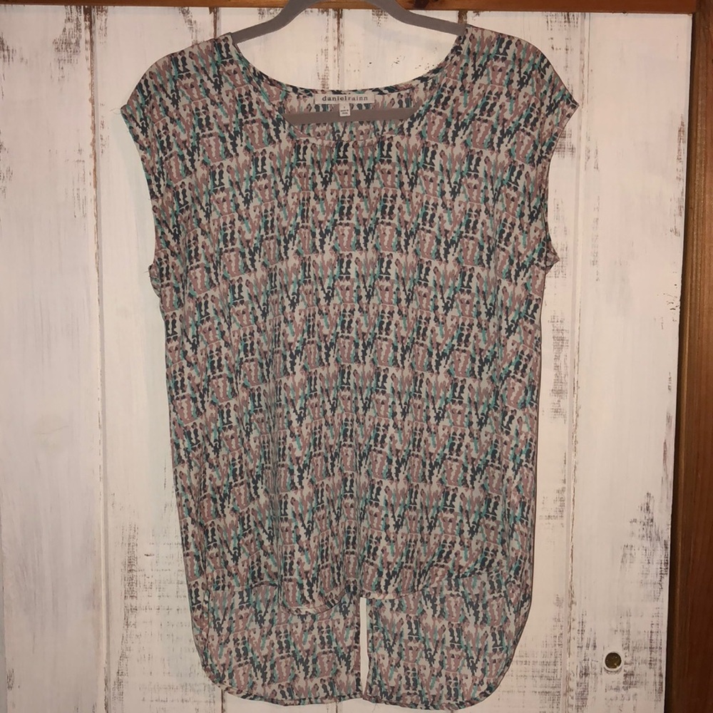 Silky sleeveless Blouse